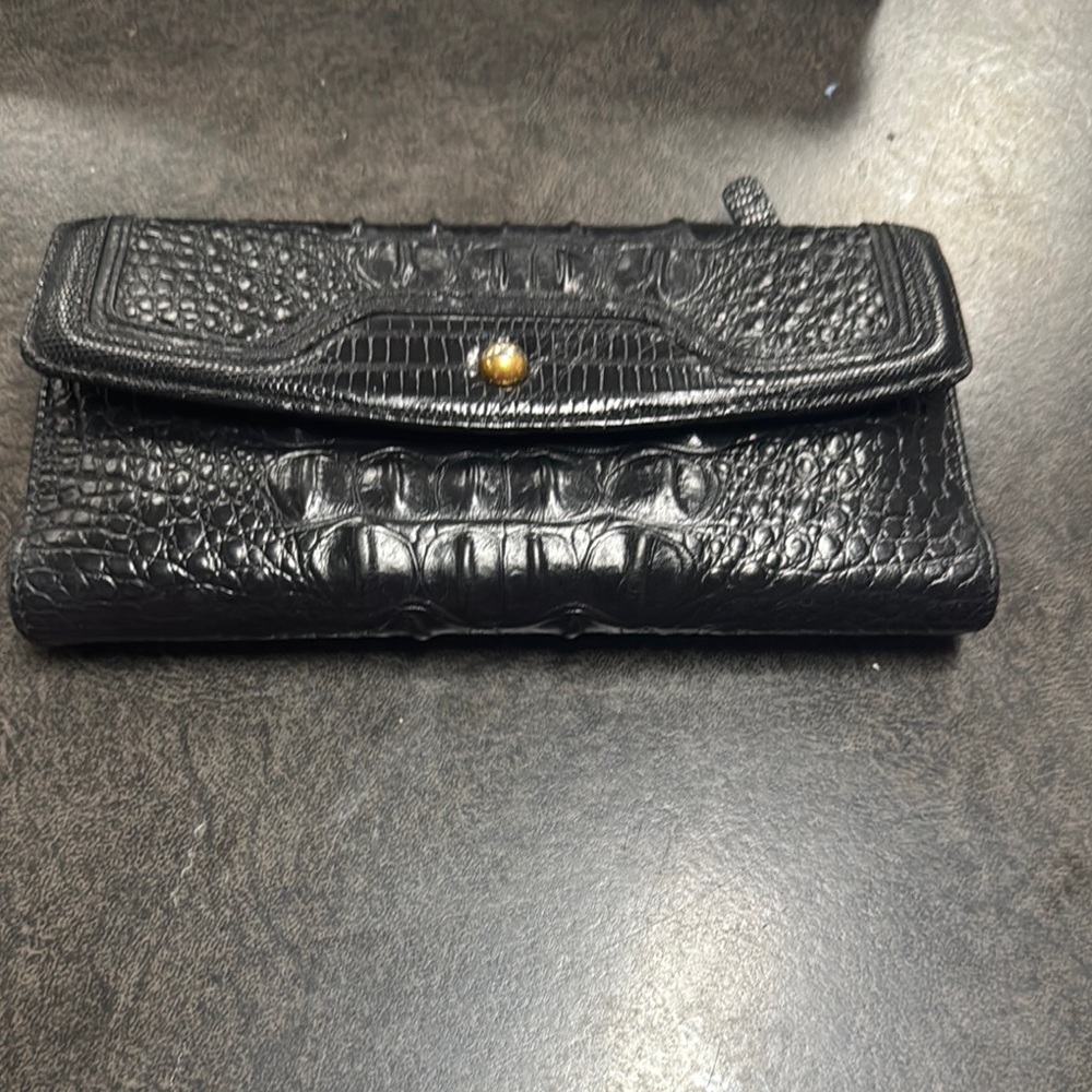 Brahmin Elegant Black Crocodile-Embossed Women's Clutch/wallet